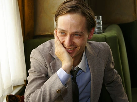Tom Schilling Net Worth 2026: Estimate, Income, and Proof